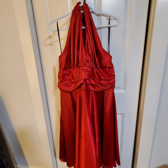 Red Marilyn Monroe Dress - Picture 2 of 2